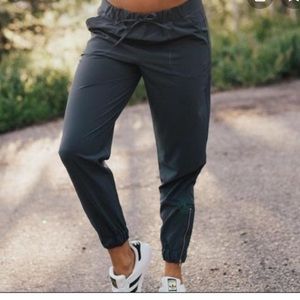 Albion Fit jetsetters in granite S